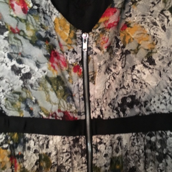 Dress - Picture 3 of 4